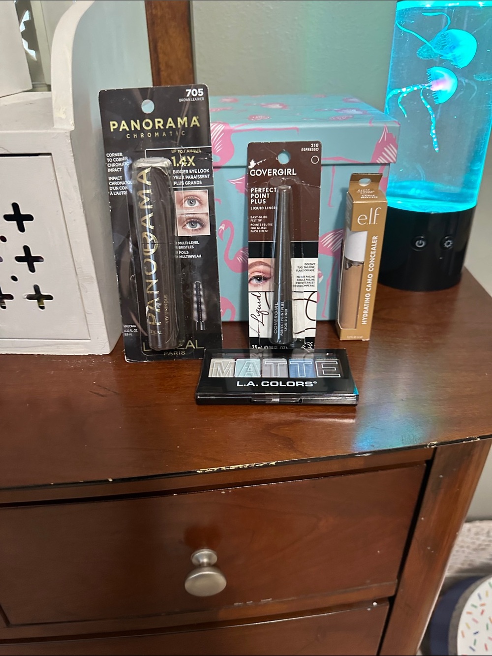 4 pc bundle of Assorted Makeup NWT